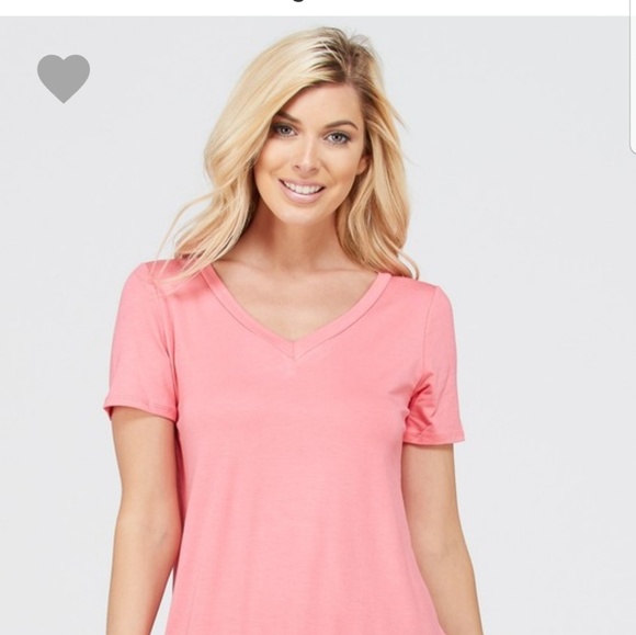 Essential V-Neck - Picture 2 of 2